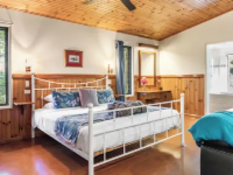 Montville Country Cabins Hotels in Montville