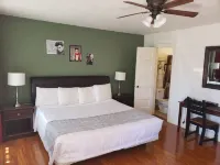 Deluxe Inn