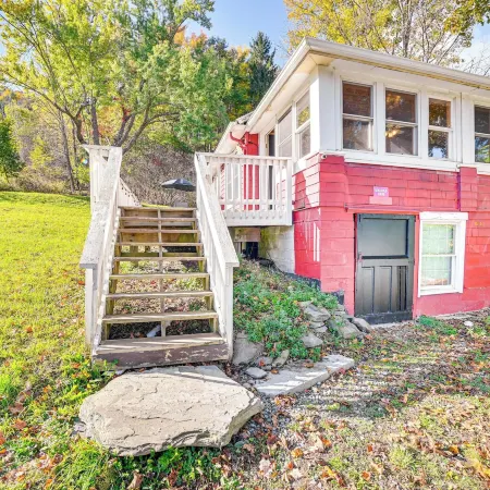 Pet-friendly Catskills Retreat: Fire Pit & Deck! Hotels in Roxbury