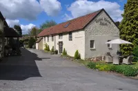 Home Farm Hotel - Pet friendly