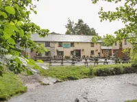Black Lion Barn Retreat Hotels in Alberbury with Cardeston