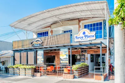Hotel Arce Plaza Отели в г. 
