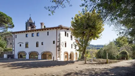 B&B la Rectoria de Sant Miquel de Pineda Отели в г. Лес-Планес-д'Остолес
