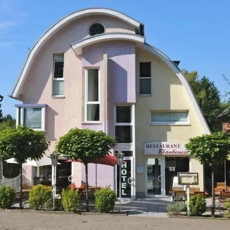 Hotel Blankenese Отели рядом с достопримечательностью «Нинштедтен»