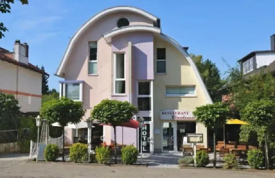 Hotel Blankenese Hotels near Nienstedten