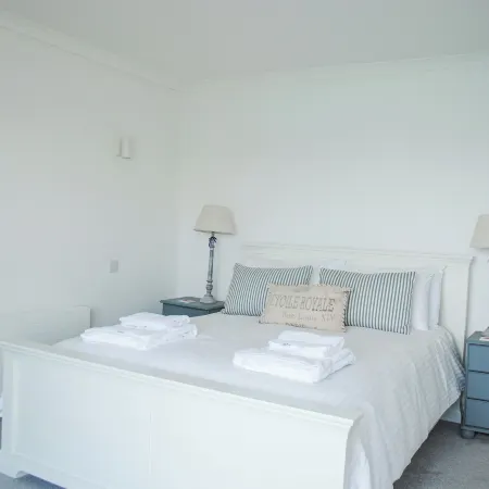 32 the Salcombe
