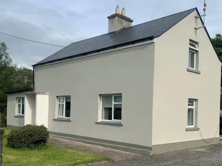 Kivvy Cottage Отели рядом с достопримечательностью «Киллешандра Луп Уолк»