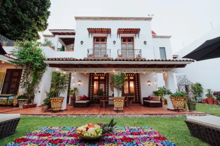 Casa Morales Hotel Boutique Tlaquepaque Отели рядом с достопримечательностью «Casa Arrecife»
