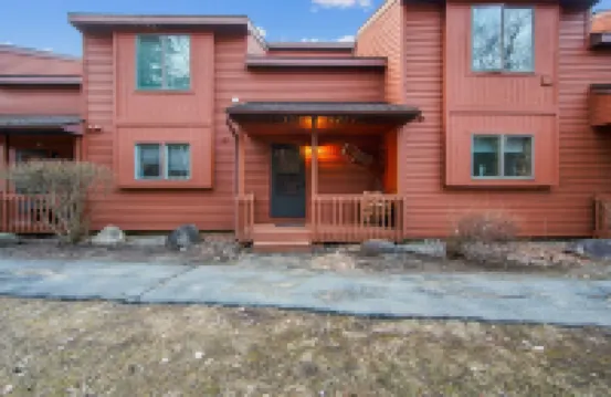Hudson 76i - A Stylish Mountain Retreat 2 Bedroom Townhouse by The Summit at Gore Mountain
