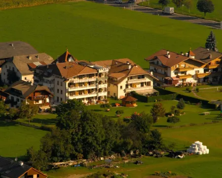Hotel Reipertingerhof Hotels in Brunico