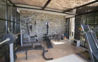 Pyrgos Traditional Village - gimnasio