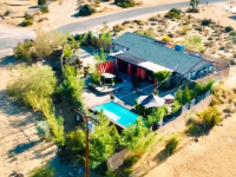 路易莎之家 約書亞樹 約書亞樹村酒店