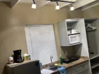 studio in a beautiful sun set Hotels in West End