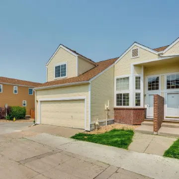13 Mi to Dtwn Denver: Arvada Townhome w/ Deck