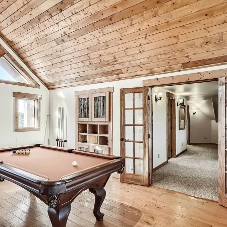 Idyllic Florissant Cabin w/ Patio & Hot Tub!