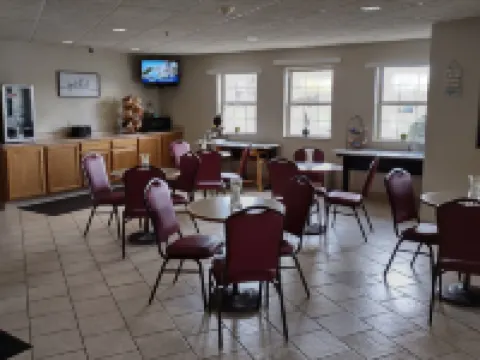 Edmore Inn Hotels in Edmore