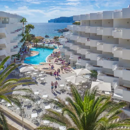 Fergus Style Cala Blanca Suites