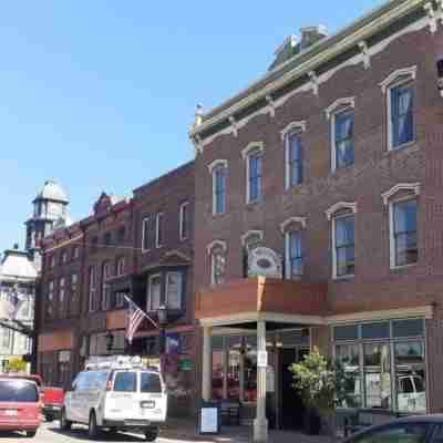 Hotel Millersburg Hotel Exterior
