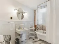 Elegant 1Br Loft in Historic Downtown Newberg – the 1888