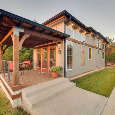 Tree-Lined Cabin w/ Deck ~ 11 Mi to Lake Whitney!