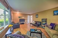 Albany Home w/ Fenced Yard & Patio - Pets Welcome!