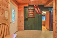 Ludlow Home w/ Hot Tub, Near Okemo Resort! - parking