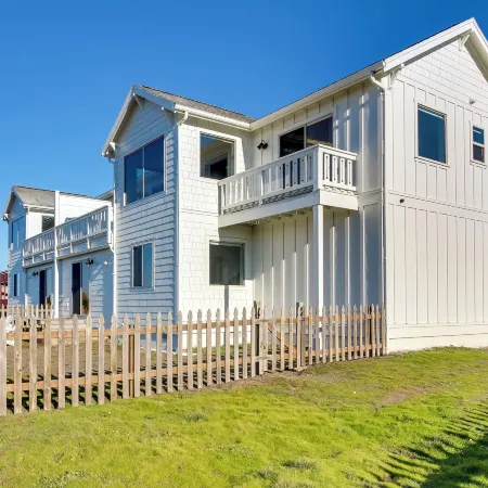Scenic Bandon Vacation Rental w/ Beach Access!