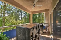 Resort-Style Condo w/ Balcony on Lake Keowee - appartements de vacances