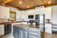 Family-Friendly Seward Home w/ Sauna & Pool! - Homestays