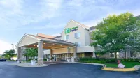 Holiday Inn Express & Suites Chicago-Deerfield/Lincolnshire Hotels in Wheeling