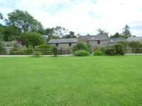 Meadow Cottage Hotels in Par