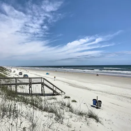 Walk to Crescent Beach: Condo w/ Pool Access