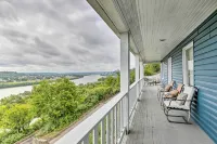 Queen City Home w/ Ohio River View - 3 Mi to Dtwn! Hotels in Bellevue