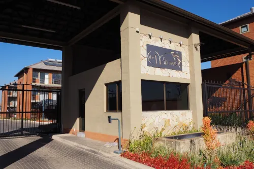 African Eagle Apartments Hotels in Boksburg