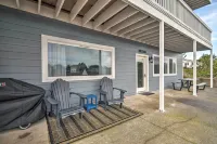 Waterfront Vacation Rental in Ocean Shores - 3-Star