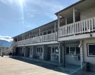 Canterbury Inn Hotels in Invermere