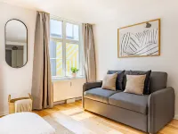 Regent 16- Bright Apartment in City Center 酒店