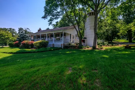 The Horse Shoe Farm Отели в г. Бойд