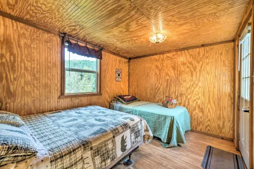 1/2 Mile to Turner Falls: 'Cedar Falls Cabin 5' Hotels in Murray County