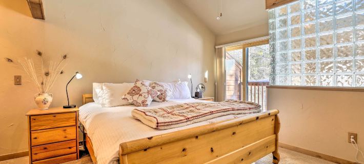 7 Mi to Ski: Waterfront Townhome in Frisco! Hotels in Frisco
