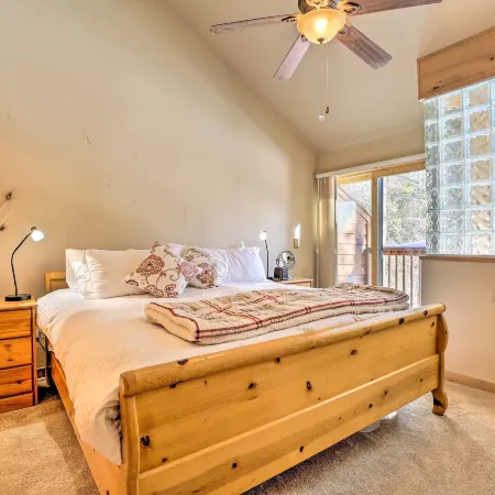7 Mi to Ski: Waterfront Townhome in Frisco!