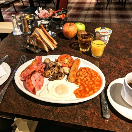 Brookside Hotel & Restaurant