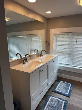 Monroe Maine Historic Site Hideaway Отели в г. Монро