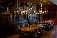 Holiday Inn West Yellowstone, an IHG Hotel - Barer