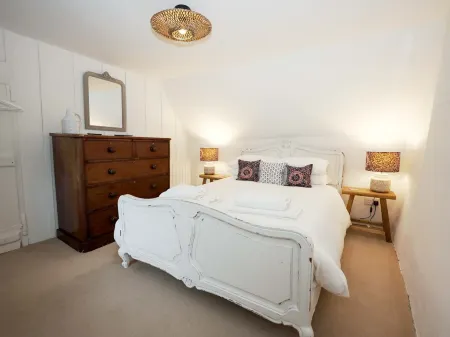 Old Lanvean Cottage Отели в г. Мауган-ин-Пайдар