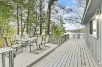 Lake-view Cabin w/ Furnished Deck in Hadley! - Wifi