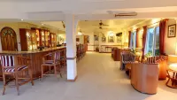 Sovereign Hotel - bar