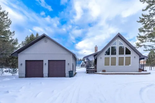 Yellowstone - Hot Tub - Family Vacation - World Class Fishing