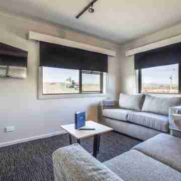 Nightcap at Riverside Hotel Rooms