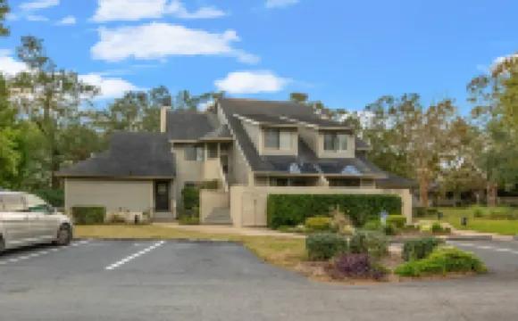 Spacious Villa with Access to Pools and Fitness - Charming Retreat